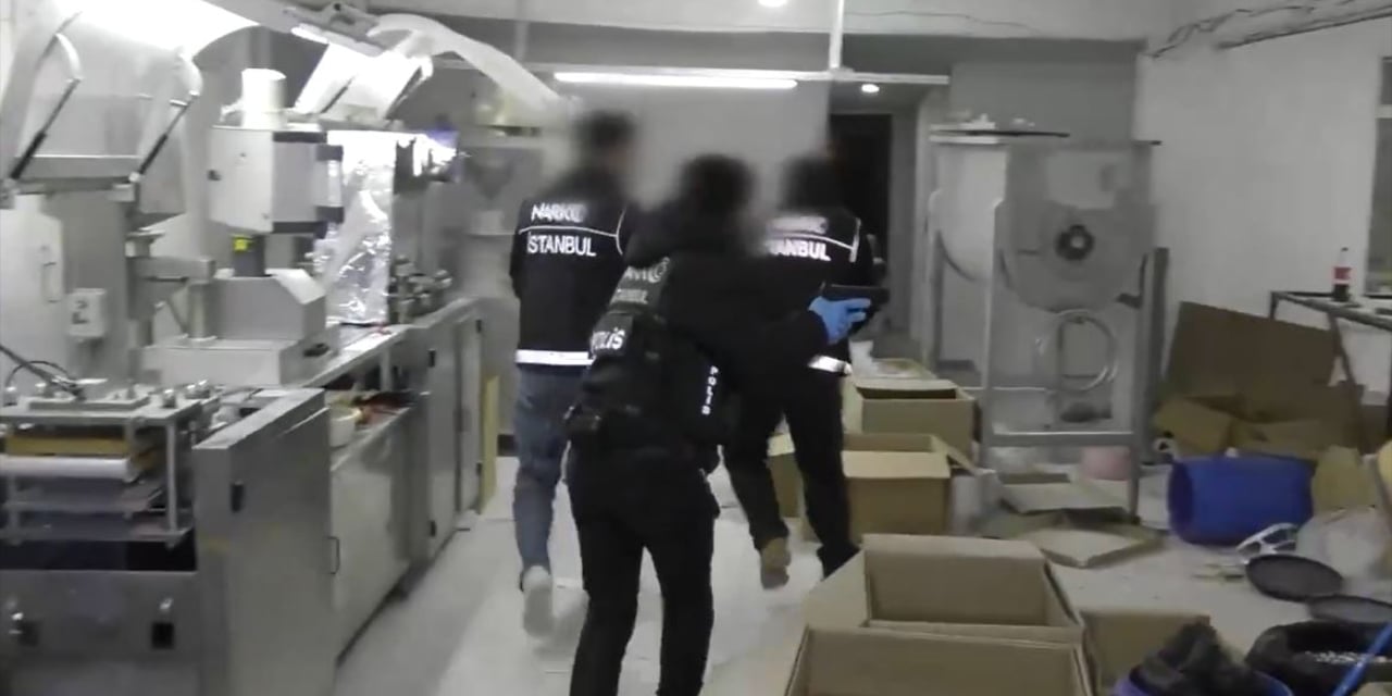 Polis zehir tacirlerini gafil avladı. Resmen fabrika kurmuşlar